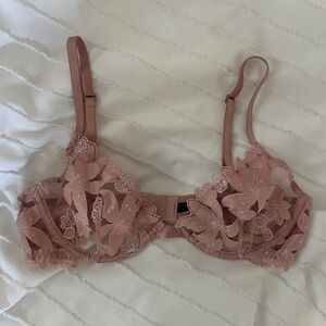 VS Floral Lace Underwire Bra